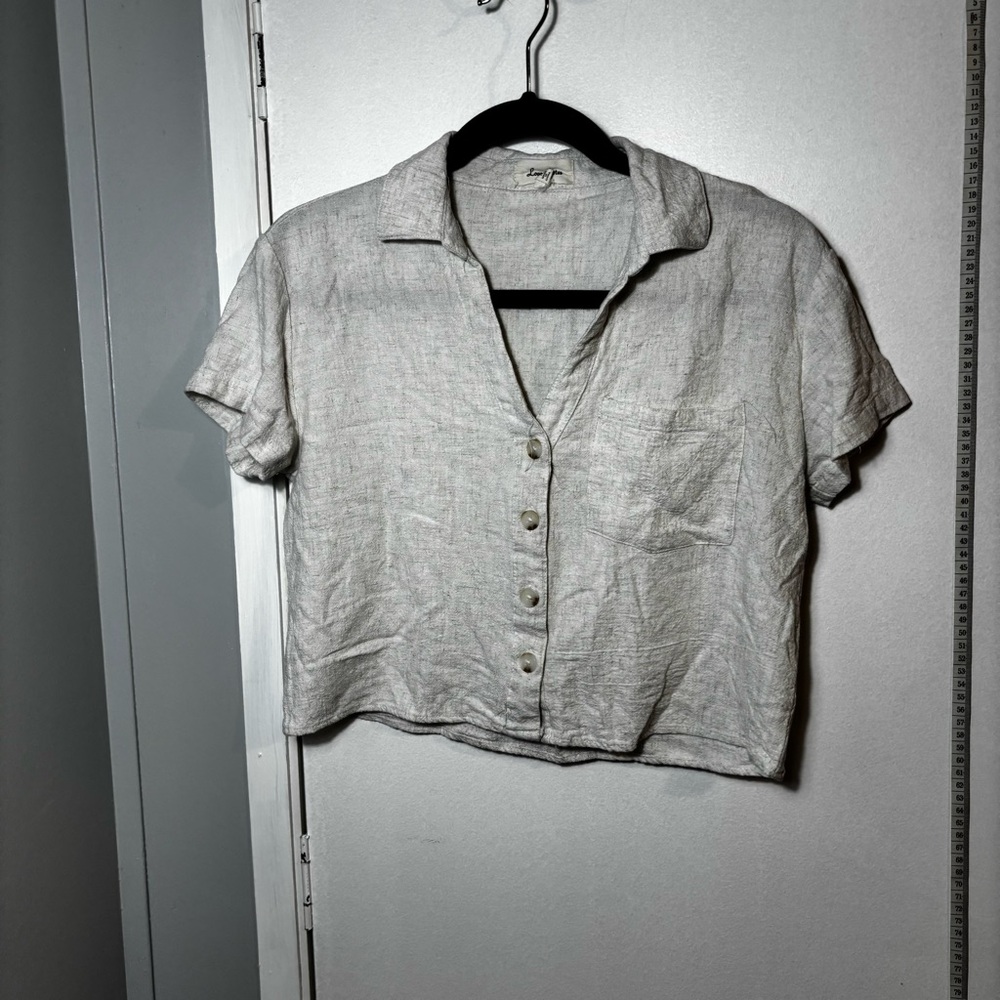 Love Notes Light Gray Button-Down Shirt crop